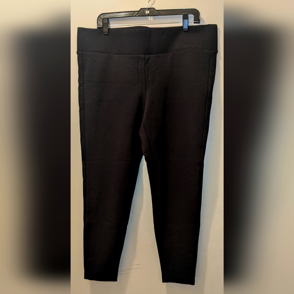 Torrid 2 Black Pixie Legging